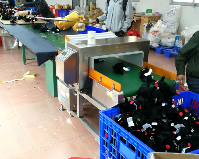 源康毛絨玩具壓縮導入型金屬檢測機5.jpg